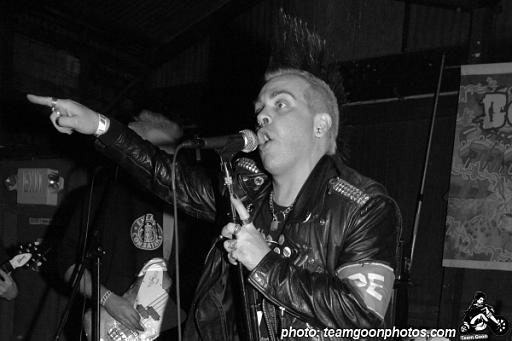 cheddar_nines_airliner